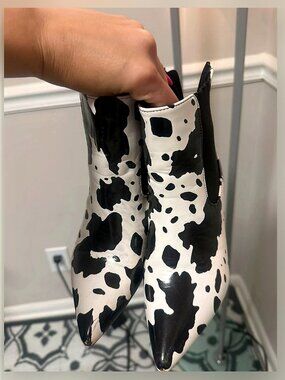 Cow design black and white short boots size 5 women’s